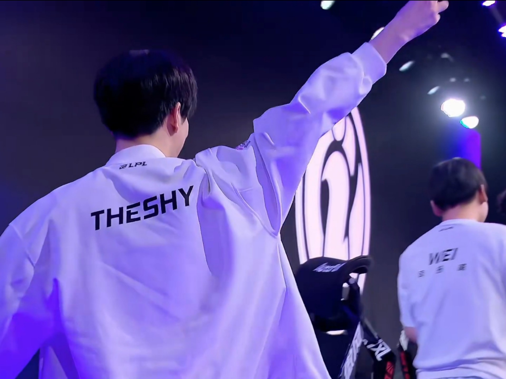 Virtus.pro 击败 Astralis 以晋级 PGL 布加勒斯特 2025 季后赛